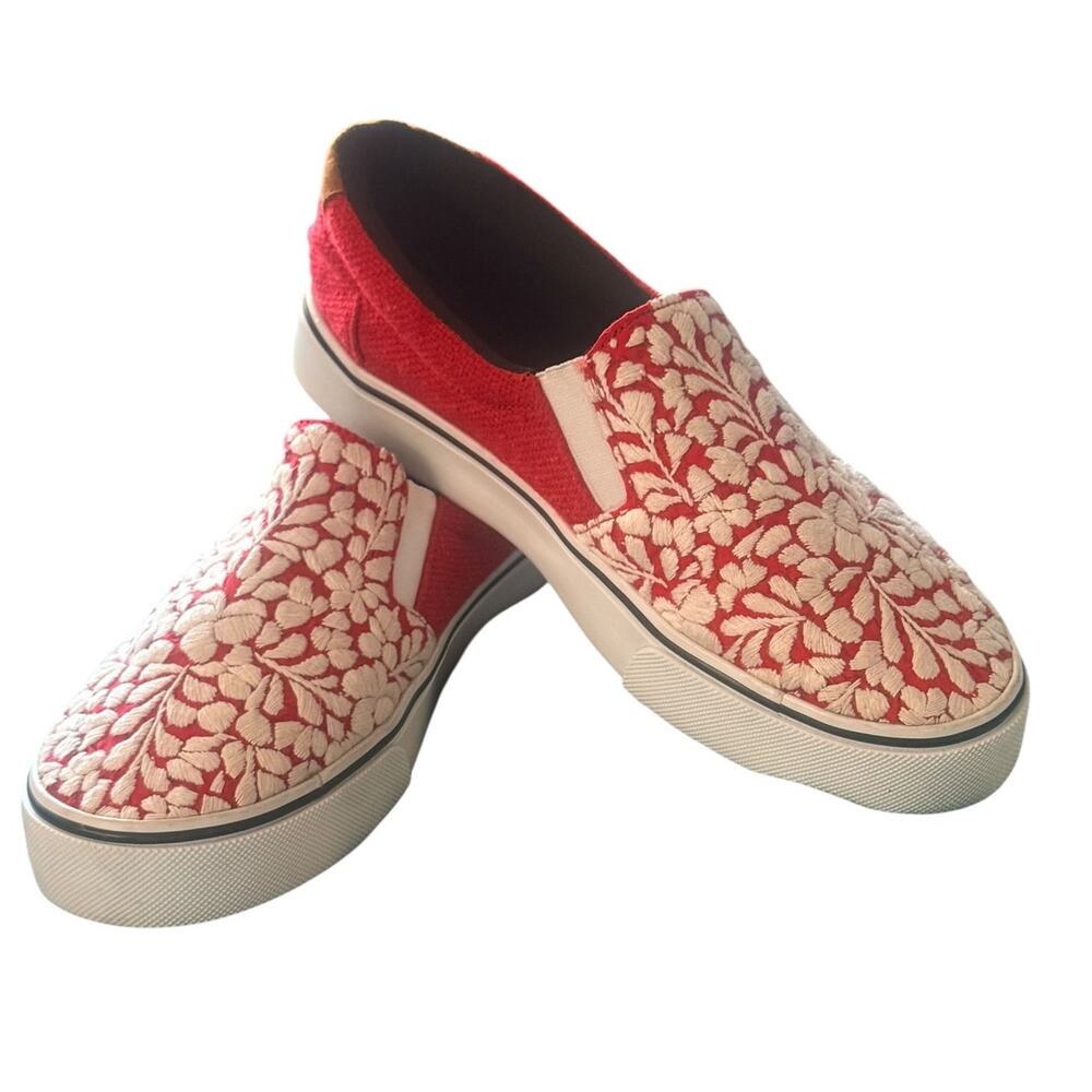 Red Jalapa Embroidered Women's Slip-On Sneakers by Colectivo NDAVAA Sz. 6 NWOB